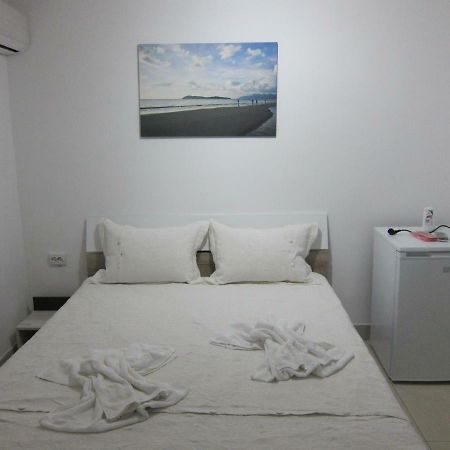 Casa Gherghisan Hotel Costinesti Luaran gambar